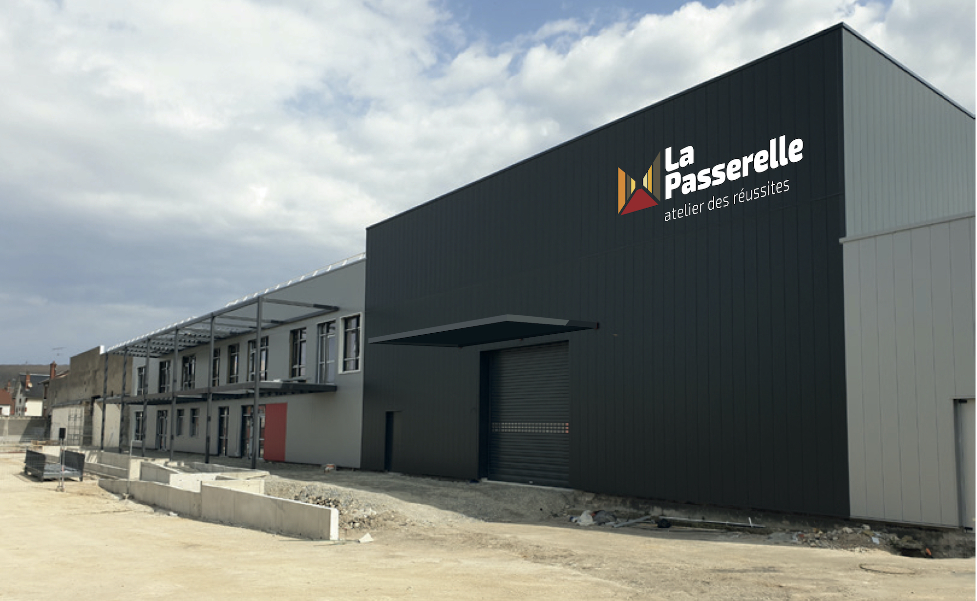 LA PASS-SIGNAL-EXT-SC1-2 Modèle 3D de l'intérieur du bâtiment de La Passerelle, avec des utilisateurs travailant sur un projet